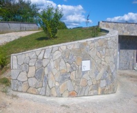 ŠKARPE (kamini, kamnitni zidovi, kamnitne ograje)